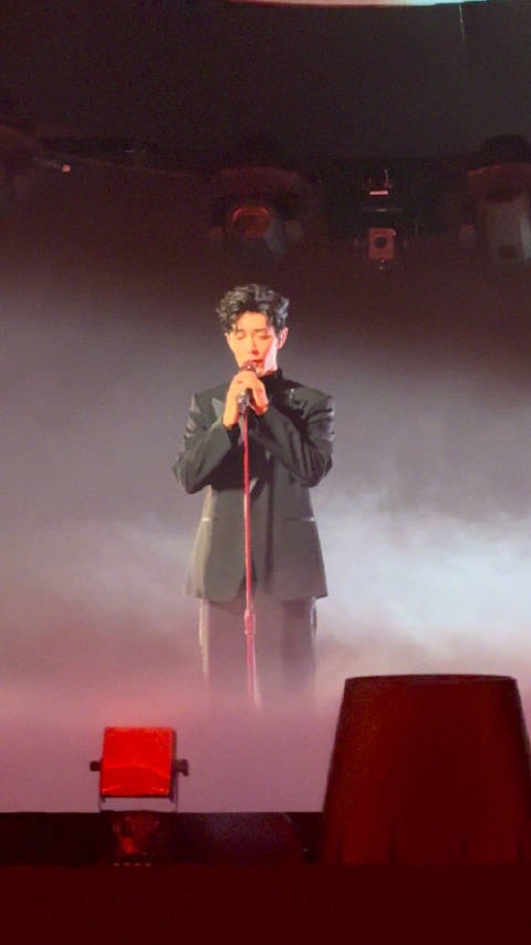 肖战饰演莫得闲孤勇抗日,辣椒粉烟雾弹护家