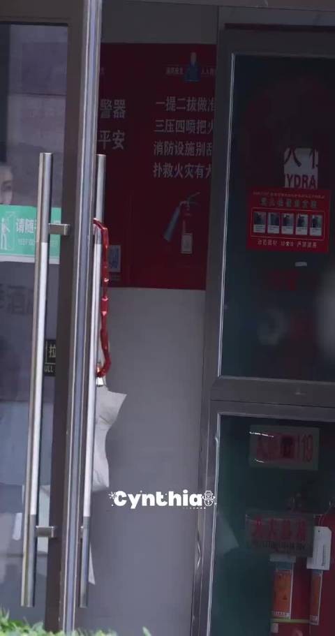 白鹿《宇宙闪烁请注意》录制路透 今天是学院风的学姐鹿