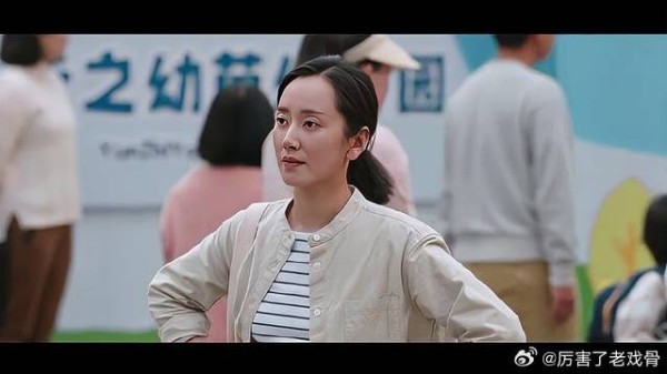 四个娃的妈妈真厉害，姐姐果宝超可爱！