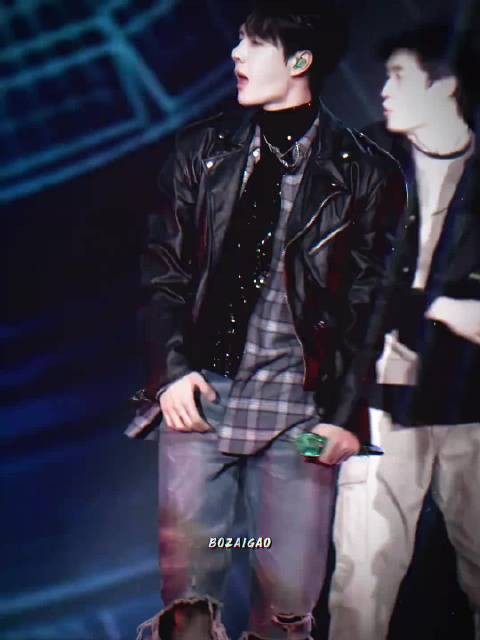 穿破洞牛仔裤跳舞这块.无人能及, 守则这套稳稳的绝杀!