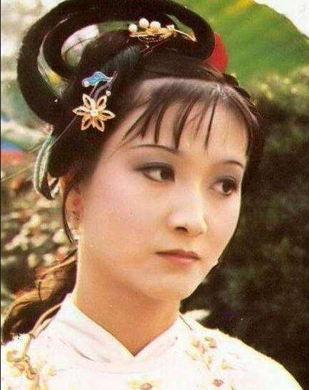 《红楼梦》中贾府为何遗弃了迎春？