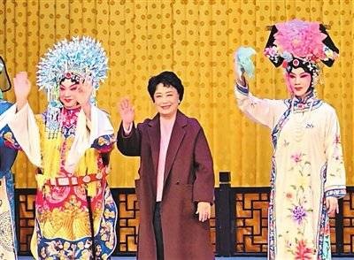 有教无类传国粹 梅韵经年育芬芳