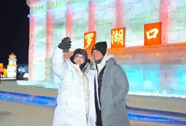 胡杏儿和丈夫非常幸福。