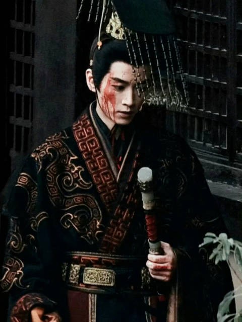 陈晓8年后再演古装嬴政,状态依旧英气挺拔