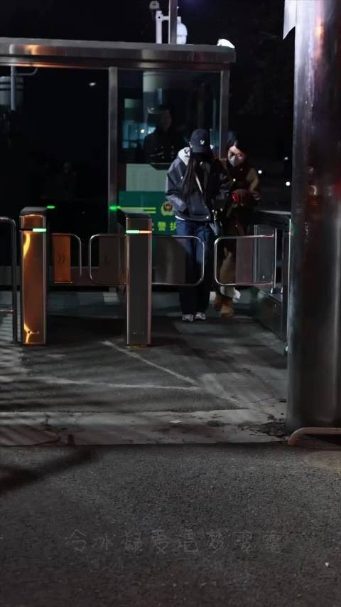 王玉雯春晚彩排下班啦 这是不是王姐第一次上春晚