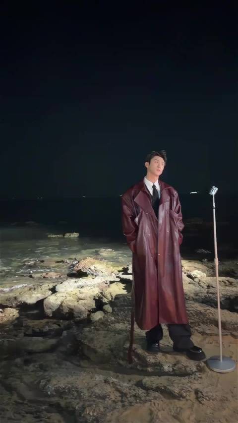 黄景瑜的这个造型简直也太酷了，真的是好喜欢他在新剧里面的角色