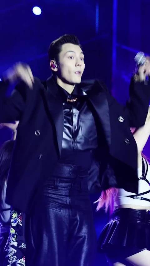 陈伟霆音乐节上跳Chanel舞,泸州音乐节直拍