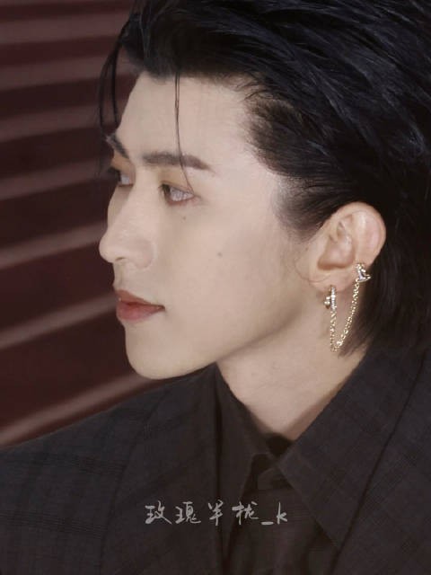 鼻梁拔地而起 一直在勾引 完全魅惑 /178388680