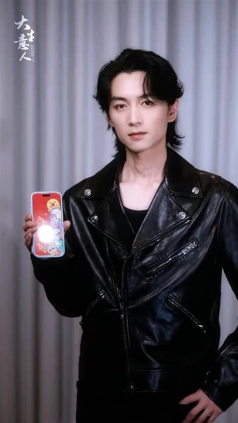 我妈顶着一张美脸拍土味视频,就当妈妈给我发了