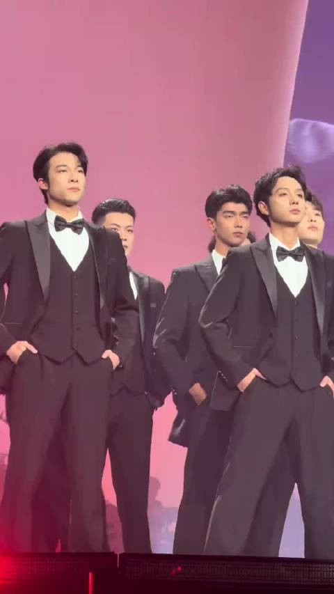 名场面来了《问心无愧最自在》,他们是怎么做到不笑场的啊