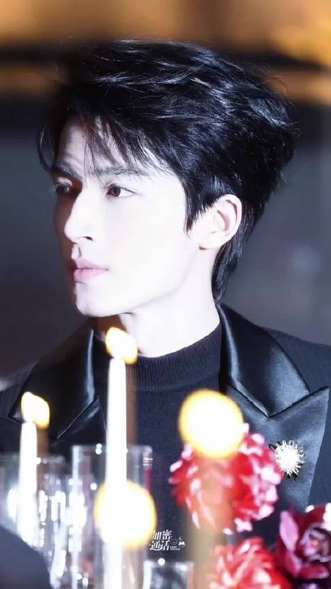 太子爷回国的第一场宴会即视感