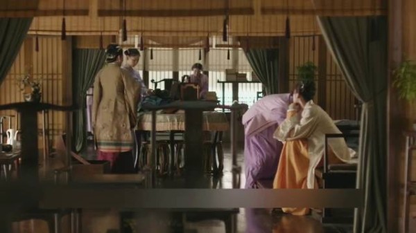 明兰熬夜为哥哥和齐衡做护膝备战会试