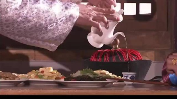 《大宅门》片段:老三探嫔主子死因劝白老爷低头