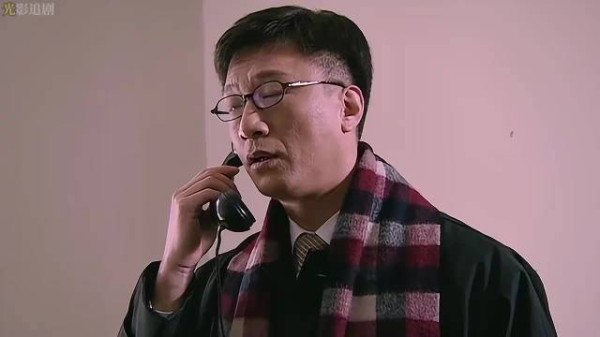 《潜伏》廖三民为护余则成牺牲,李涯执着丧命