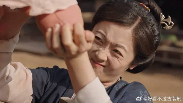 五娘自己认命了，还想让牡丹嫁渣男，看到这幕后变勇敢