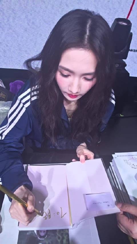 慧慧回应如何哄姐姐，透露撒娇方式