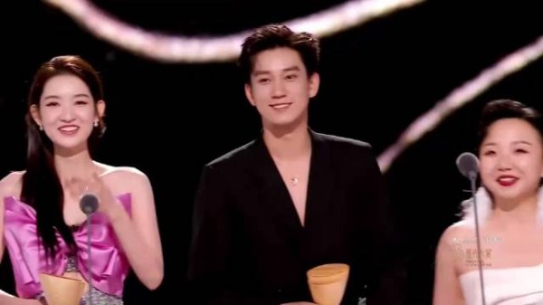 以为章若楠身材够好，下秒看到王玉雯，才懂啥叫性感妩媚丨星光