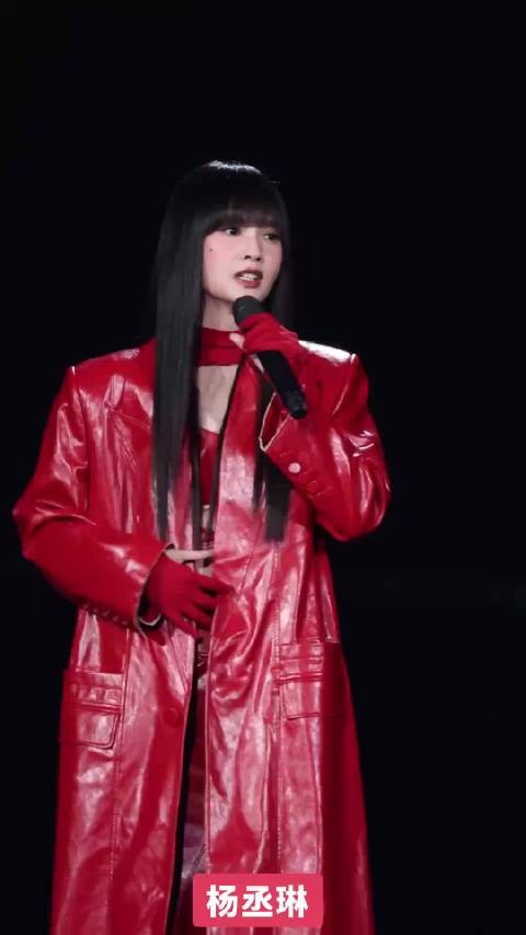 40岁杨丞琳逆生长秘诀曝光,每周两次皮肤管理、时薪8000化妆师打造