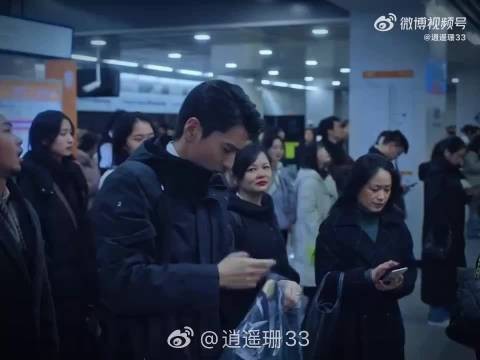 赵又廷演绎通勤困境,演技层次感获赞