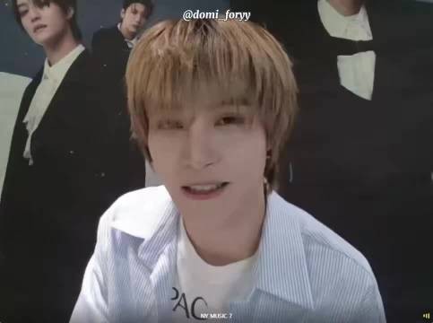 刘扬扬线上签售调侃粉丝,互动引发热议