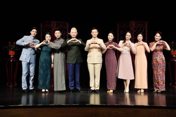 一位上海外婆尘封的青春，被这部原创评弹新篇《金珍与白猫》温柔打开