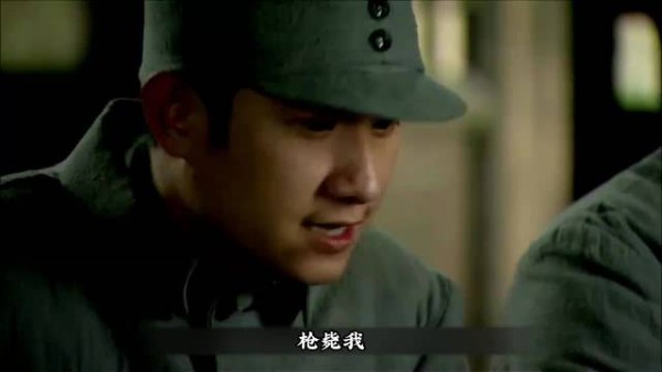 《雪豹》副排长私放土匪遭参谋长拔枪对峙