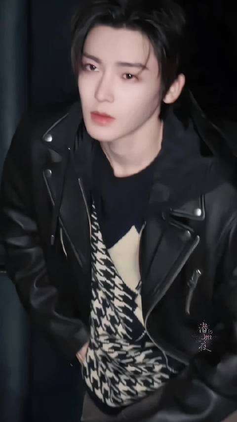 侯明昊演绎万妖之王，逍遥红烨展笑颜