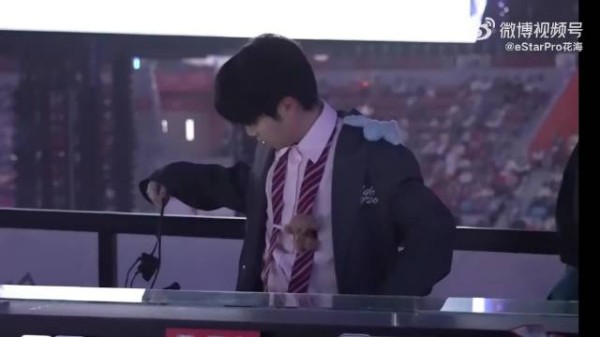 花海三亚打工Vlog,耶耶和钎上下班都要粘一块,hhhhh竹马组又上大分