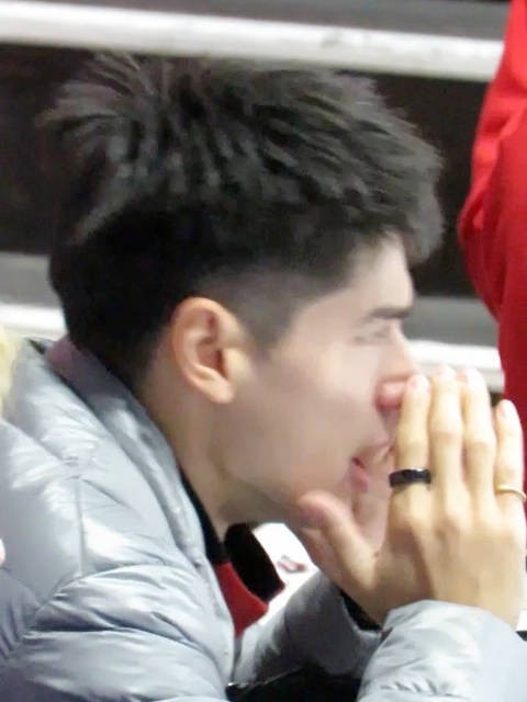 还是那个在场边大声为队友加油的小昂呀