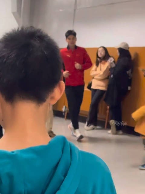 刘少昂晒清爽少年感照片引网友点赞