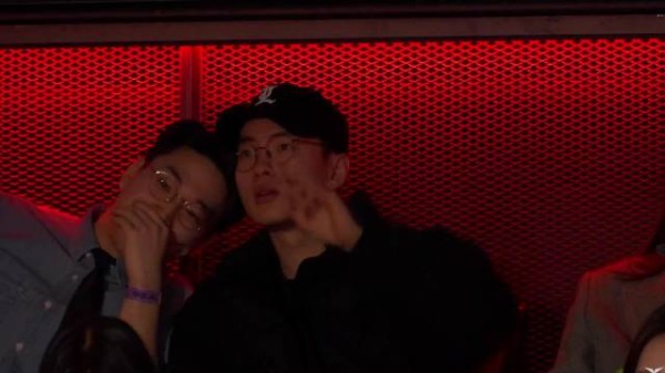 好家伙，没想到Rascal居然去现场看比赛了