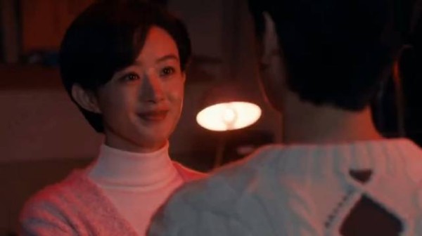 杜涛出示土地证解释购房原因，小情侣尴尬瞬间被拍