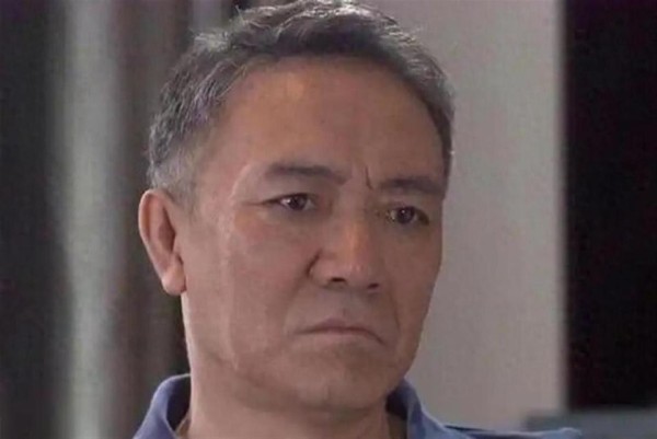 身价上亿有什么用？一级演员李幼斌，连90多岁的父母都搞不定