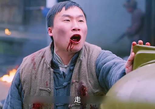 战士们为了炸毁鬼子城门，全都舍生忘死，最终成功解放全城