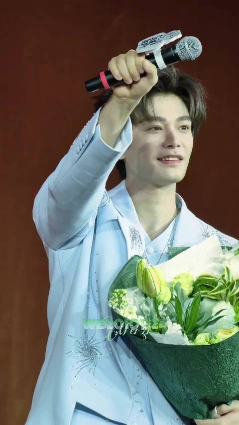 丁禹兮哈尔滨活动路透 冰雪王子好帅好帅