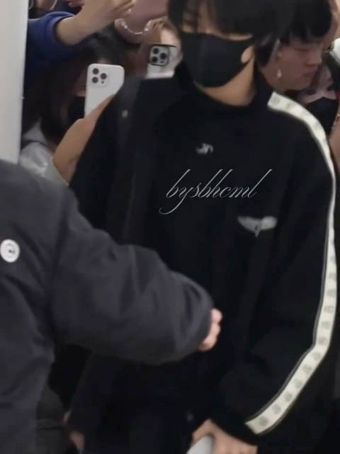 张函瑞 王橹杰 张桂源今日外出路透