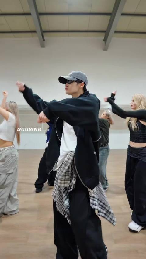 呆球：不知道，我的爪爪很曼妙