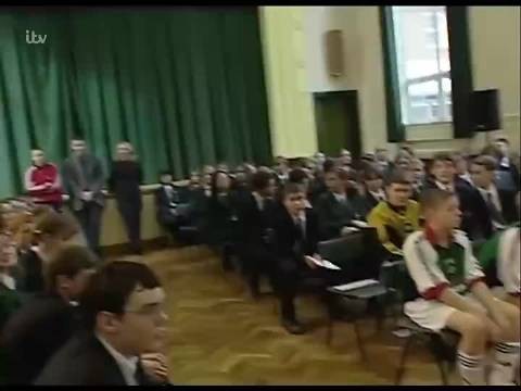 帅成这样当然是万人迷！年轻的贝克汉姆出席活动！