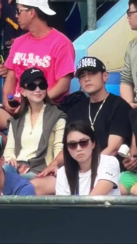 周杰伦昆凌澳网观赛互动甜蜜