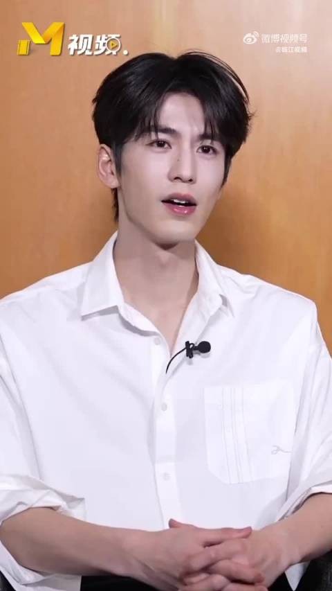 女生回应张凌赫曾是补习老师：张凌赫当时火遍无锡各大学校表白墙