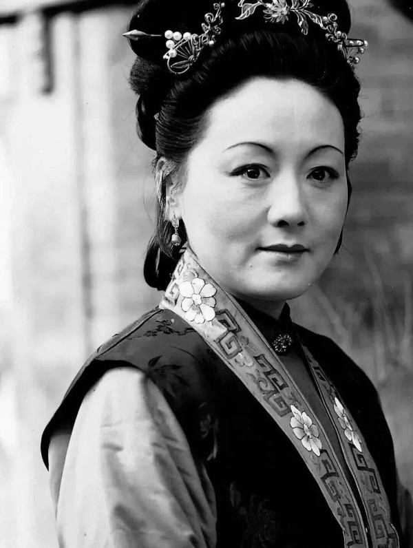 著名女演员去世,代表作《红楼梦》