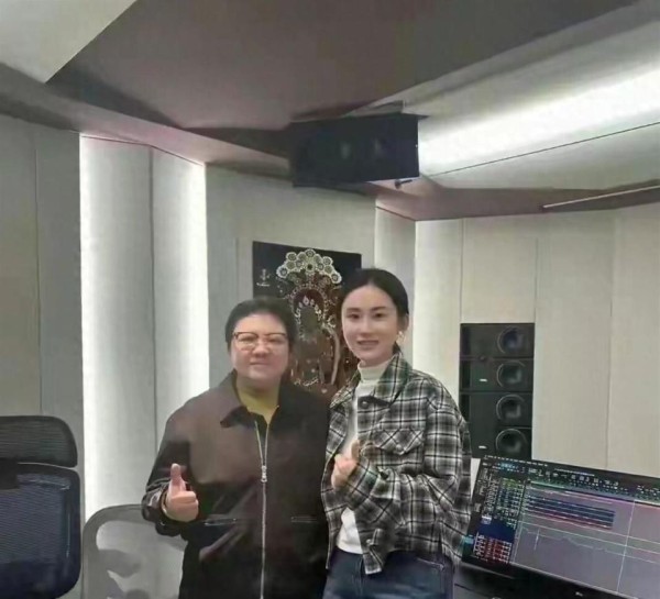 韩红减了四十斤,53岁的她确实帅气很多,姐更慈祥了!