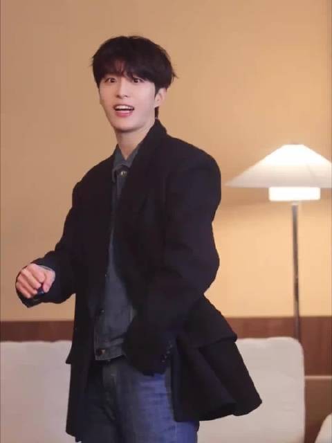 范丞丞这个又帅又乖又萌的样子，真的太让人喜欢了呀