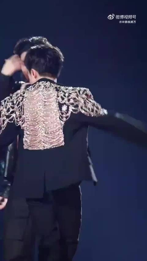 檀健次最知道追梦人的辛苦，他为危晋宇加油，真的好动人