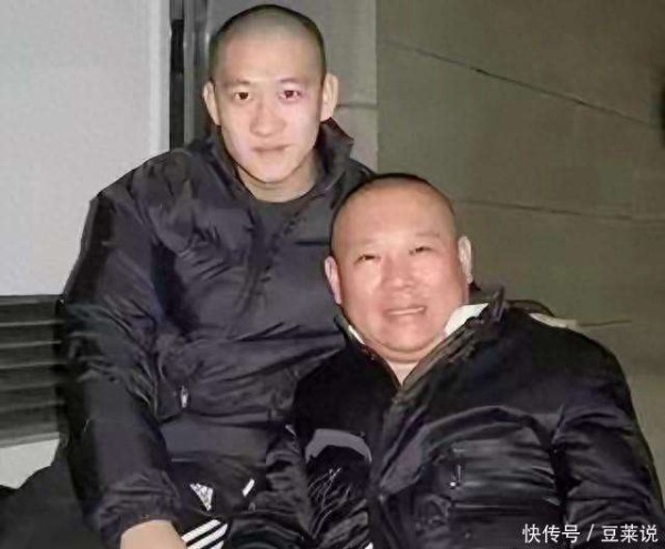 曹云金：苗阜也在南京演出，两个剧场相距300米，我们互送了花篮