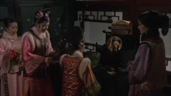祺贵人的那柄梳子梳的是头发还是自己的坟墓? 甄嬛传‖祺贵人
