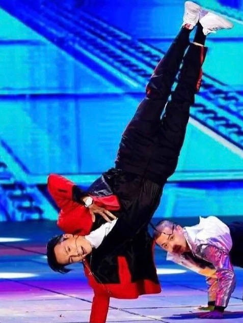陈伟霆跳舞好看～单手倒立超帅