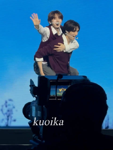 近距离的豚豚背着兔兔跑 kuoika（感谢投稿）