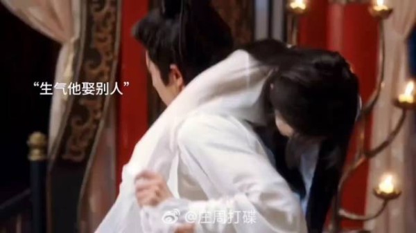 好尴尬老土的剧情,但越土越喜欢