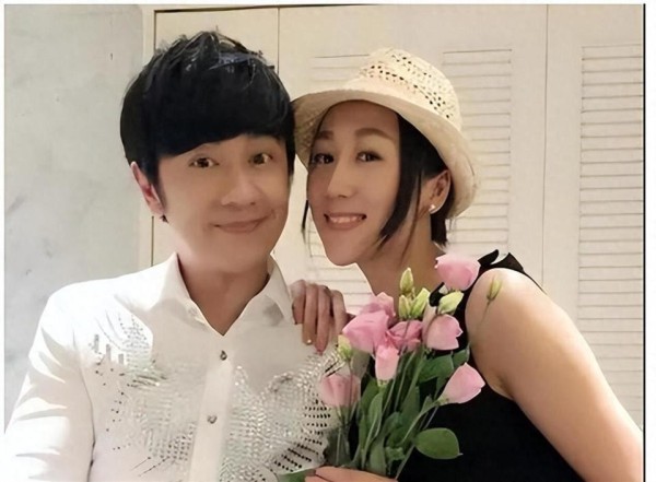 嫁大16岁陈浩民，5年剖4胎从不坐月子，40岁的蒋丽莎怎么样了